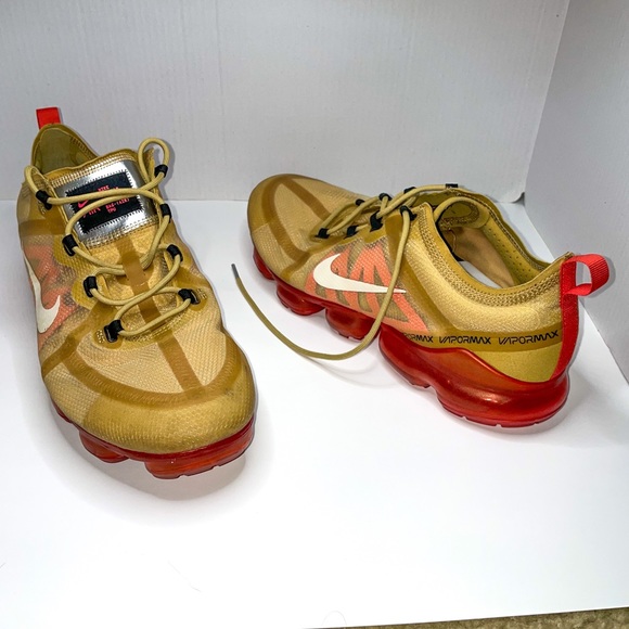 Nike VaporMaxs size 13 - Picture 4 of 5
